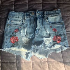Demain rose shorts